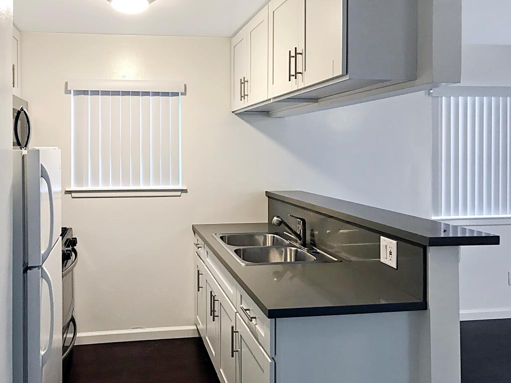 Photos and Video of Ellendale Arms Apartments in Los Angeles, CA